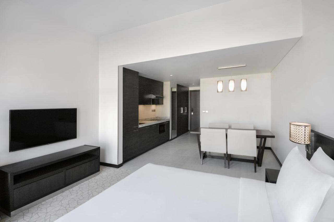 Hyatt Place Dubai Jumeirah Residences Bagian luar foto