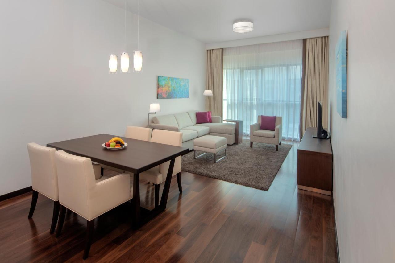 Hyatt Place Dubai Jumeirah Residences Bagian luar foto