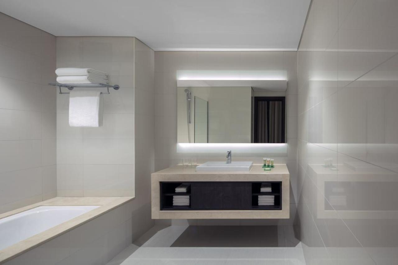 Hyatt Place Dubai Jumeirah Residences Bagian luar foto